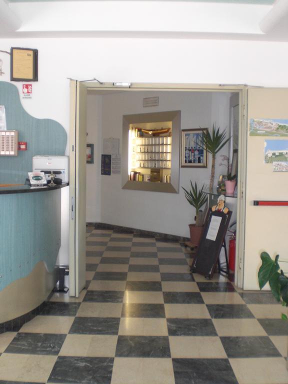 Hotel Marietta 카오를레 외부 사진